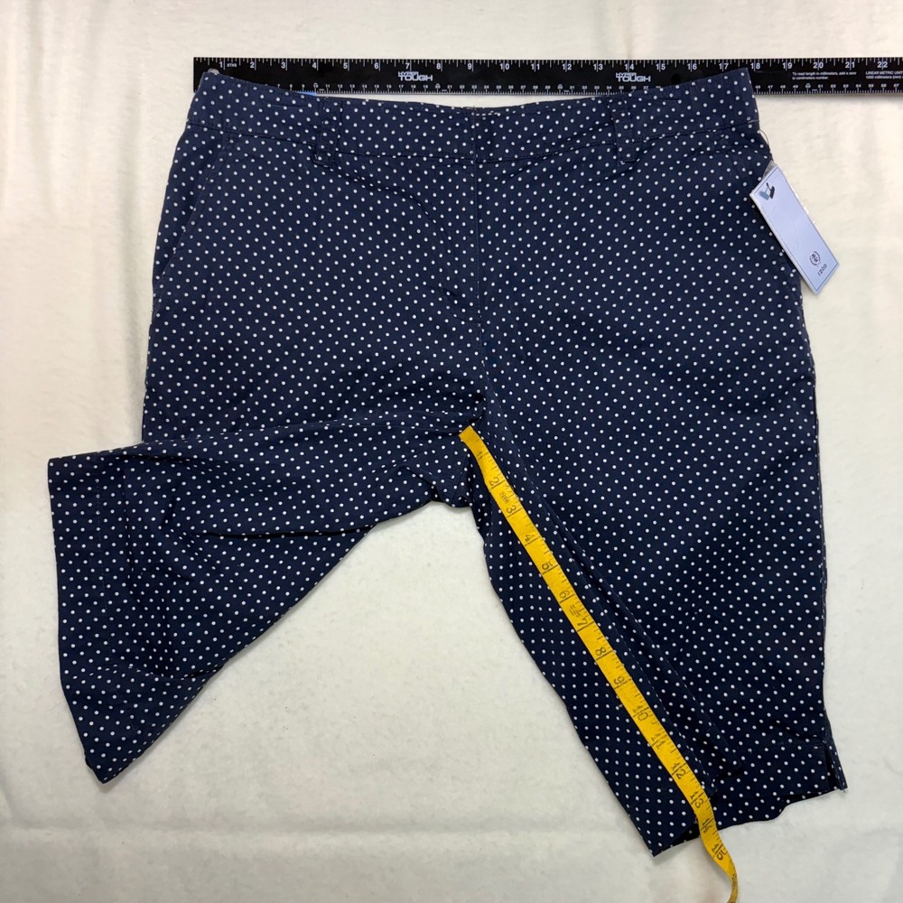 IZOD Womens Navy Blue Polka Dot Walking Shorts Size 12 NWT Lawn Party Bermuda - Picture 7 of 8